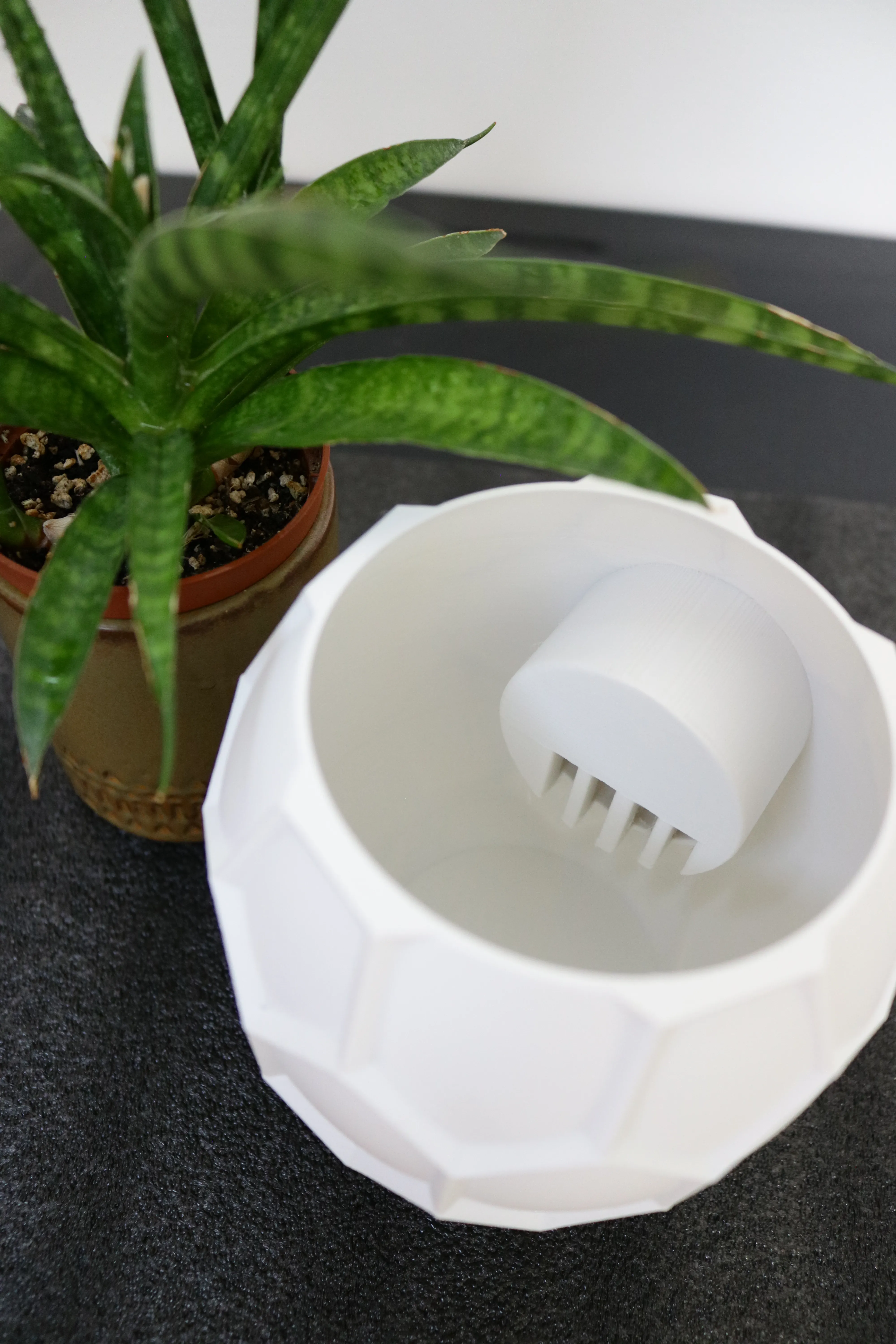 3D-printed Smart Planter Compartment